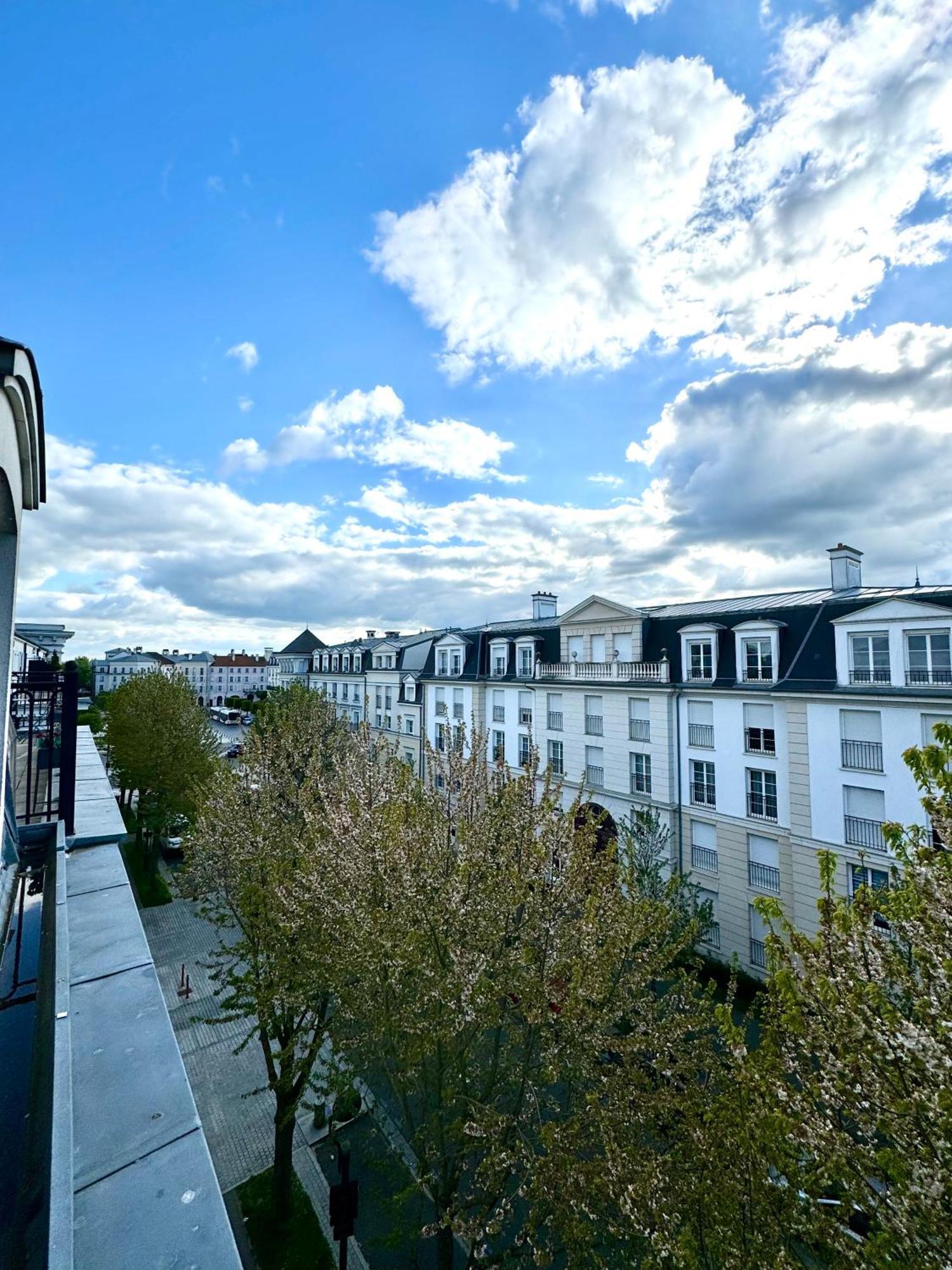 Suite Medicis Near Disneyland Serris Exterior photo